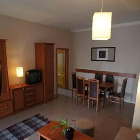 Apartment- Golden 1 *